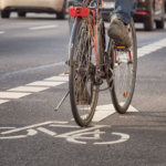 Vélo sur une piste cyclable